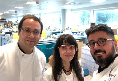 Cesar Biao, Lucy HG Solomon and Joao Inacio in the lab