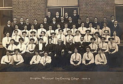 Formal portrait of students and staff, 1909