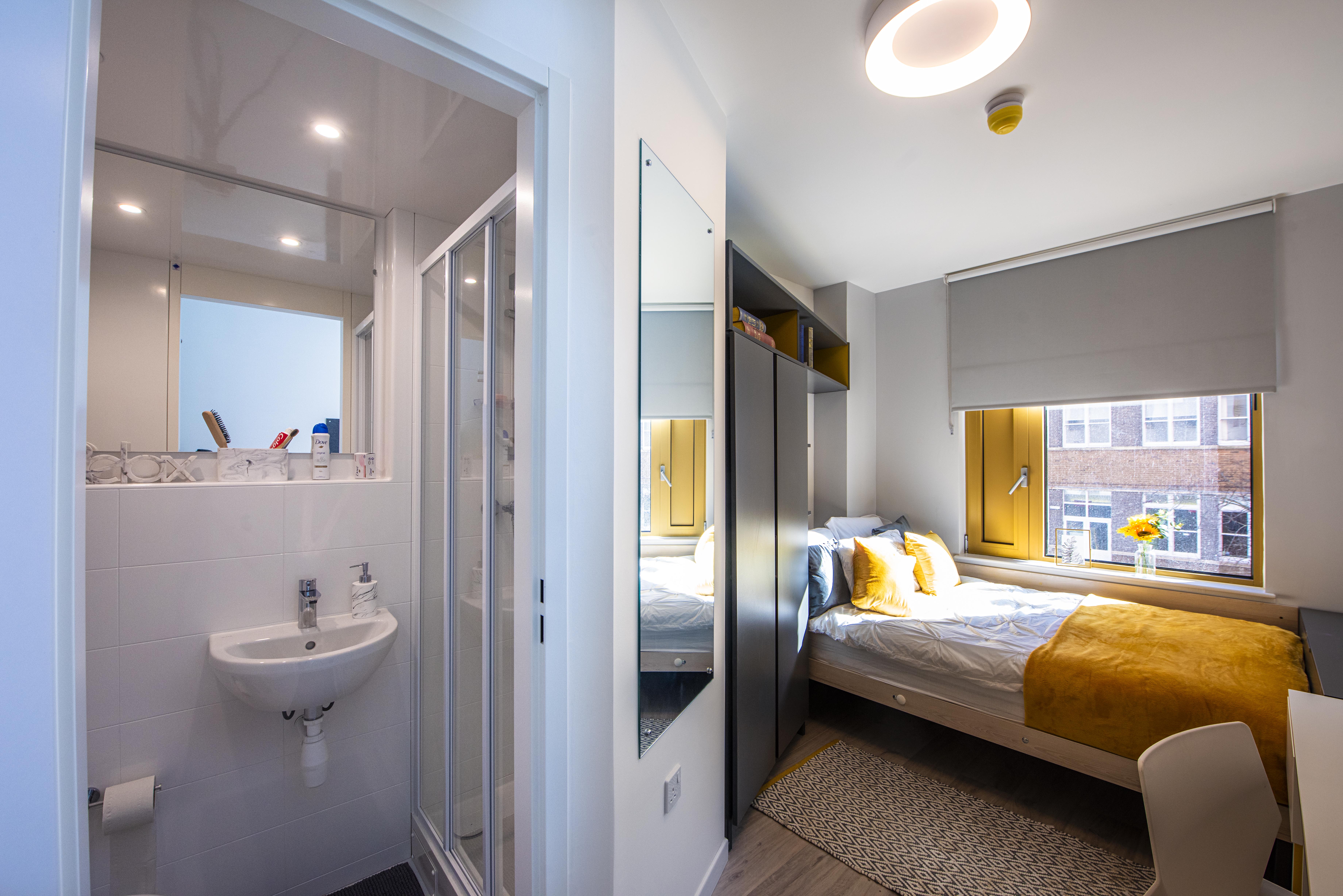 Mithras – standard