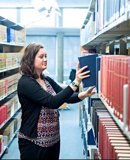 Business student in library