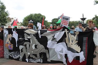 Protest against the bombing of Gaza: photograph by Cath Hann