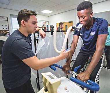 Students in the exercise physiology lab