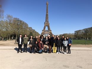 Study Abroad students at the Eifel tower