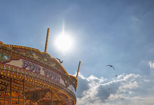 Brighton_seafront_-carousel_sunnyday