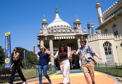 Students walking outside Brighton Pavilio
