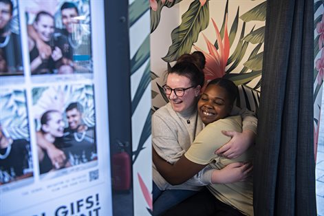 Students in the SU photobooth