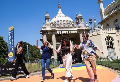 Students outside Brighton Pavilion