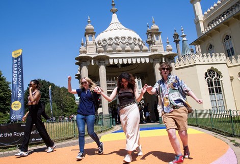 Students outside Brighton Pavilion