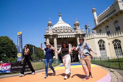 Students outside Brighton Pavilion