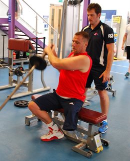 Alex Bliss coaching Paralympian Simon Munn