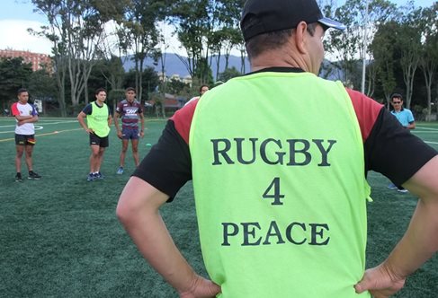 Rugby 4 Peace steward and players