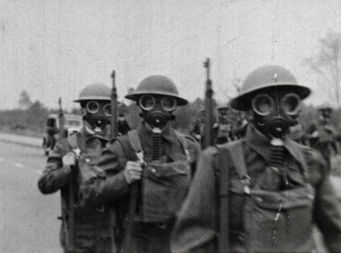 Black and white photo of World War 2 UK soldiers on exercise