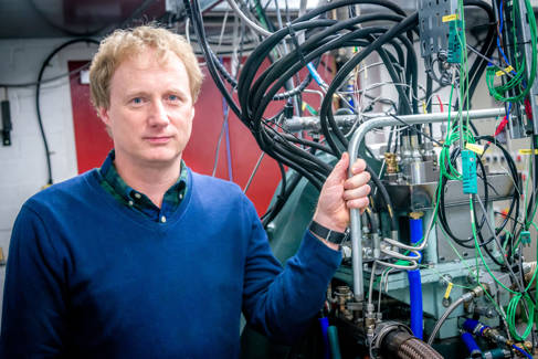 Professor Rob Morgan with the Cryopower engine