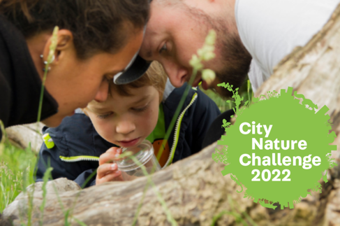 Family taking part in the City Nature Challenge 2022
