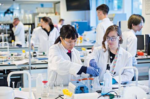 Students in chemistry lab