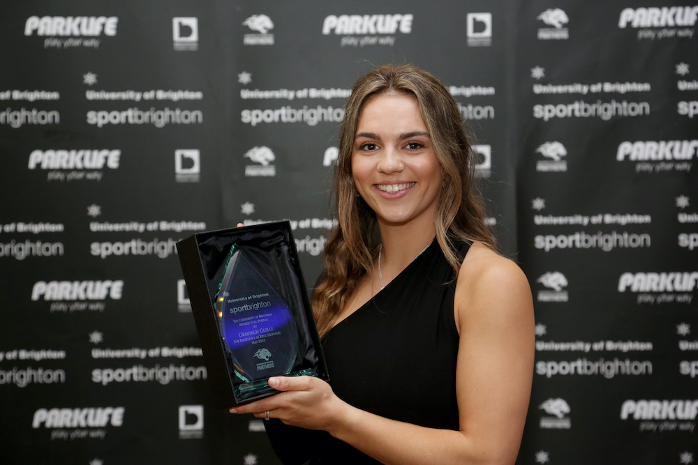 Graihagh Guille picking up 2022 University of Brighton Sports Award for shooting