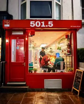 A fast food shop front named '501.5'