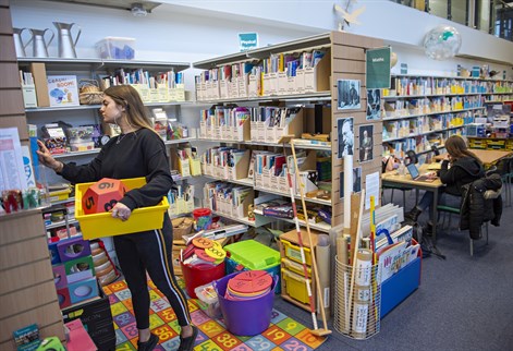 Teaching students in library