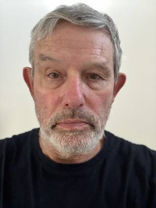 Simon Roth Headshot