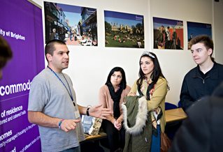 Students getting information from an adviser